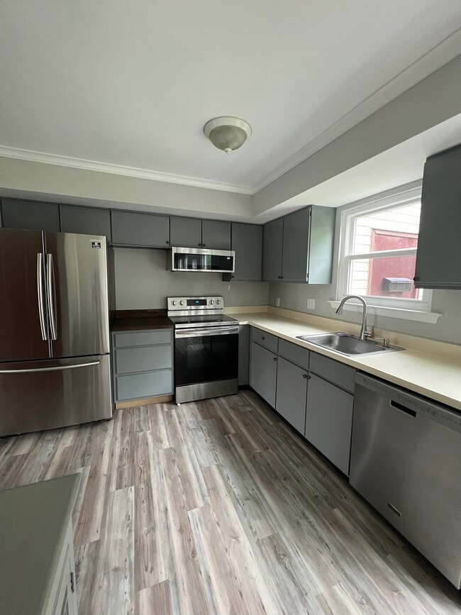 Building Photo - 131 Cypress Dr