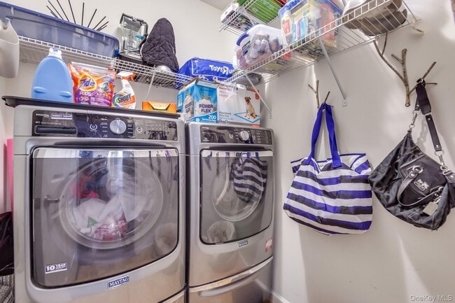 Building Photo - 16 Primrose Ln