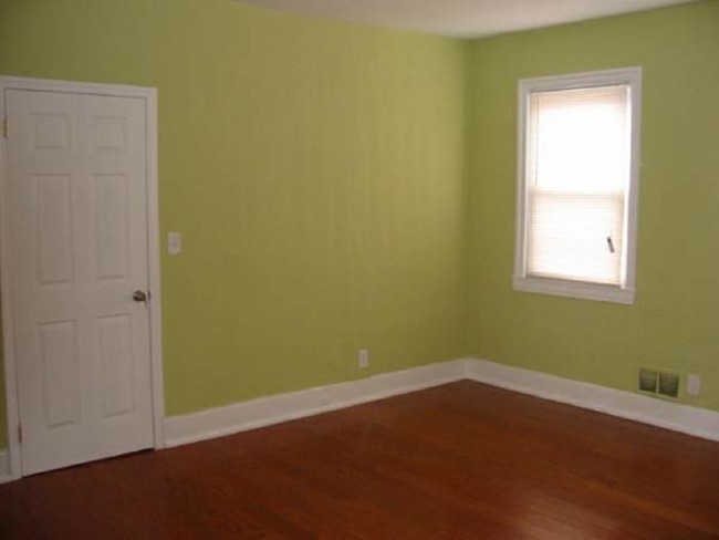 2nd floor bedroom - 3706 Mintwood St