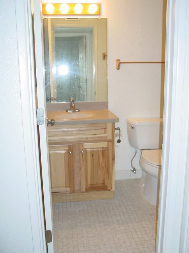 Building Photo - 3BR/2BA/2GA 1,768 sq.ft. rental in Sierra Vista, AZ- Brand New Tile In Bedrooms!!!