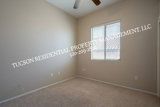 Building Photo - 10737 S Miralago Dr