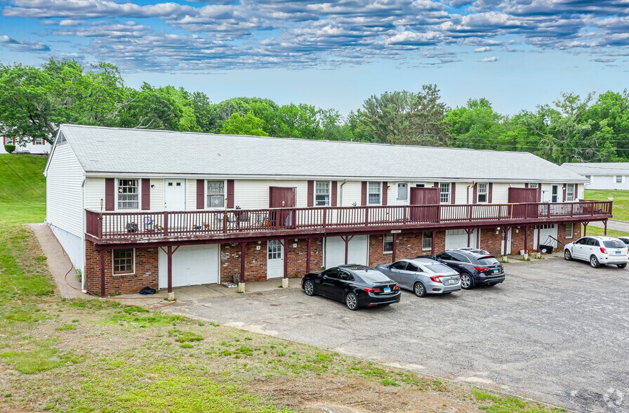 Renwood Apartments 20 Dartmouth Rd Mansfield CT 06268 Apartment Finder