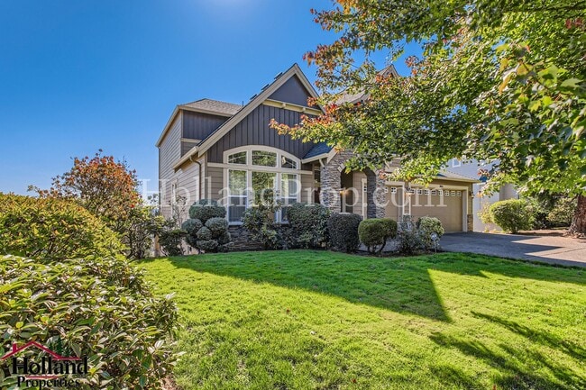 Building Photo - Beautiful 5-Bedroom Retreat with AC, Deck & Breathtaking Views