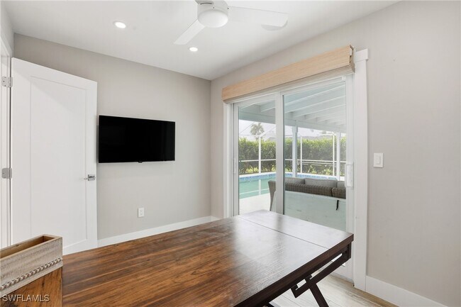 Building Photo - 6163 Plumosa Ave