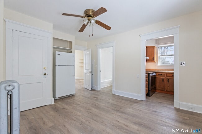 Building Photo - 32 Bartlett Ave