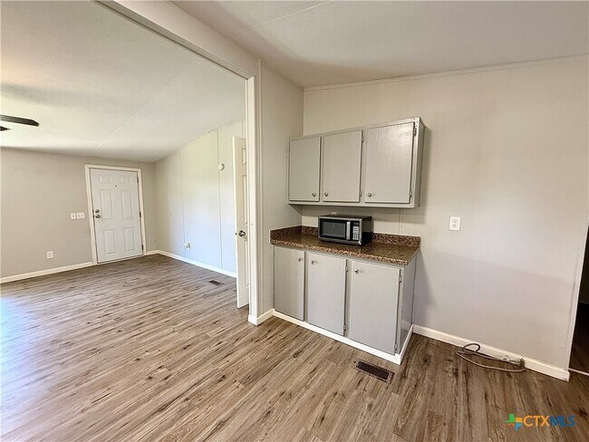 Building Photo - 319 E Zipp Rd