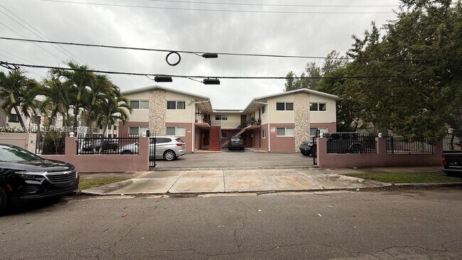 Building Photo - 1608 SW 4th St