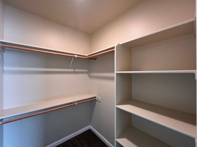 Building Photo - ~~Newer 3 BEDROOM Fernley Home~~