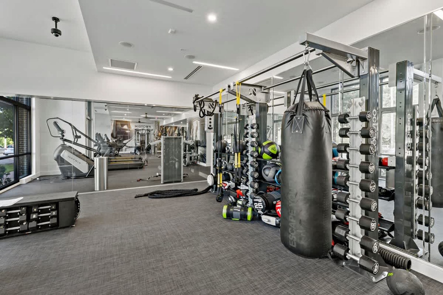 Building Photo - 205 S Kings Dr