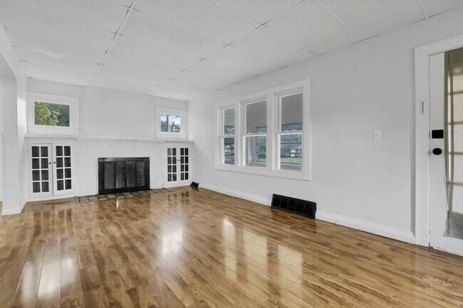 Building Photo - 2365 Stelzer Rd