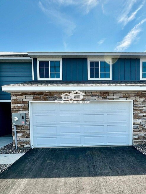 Building Photo - 17520 Driscoll Pl