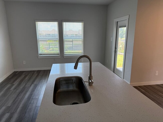 Building Photo - 1218 Amistad Lp