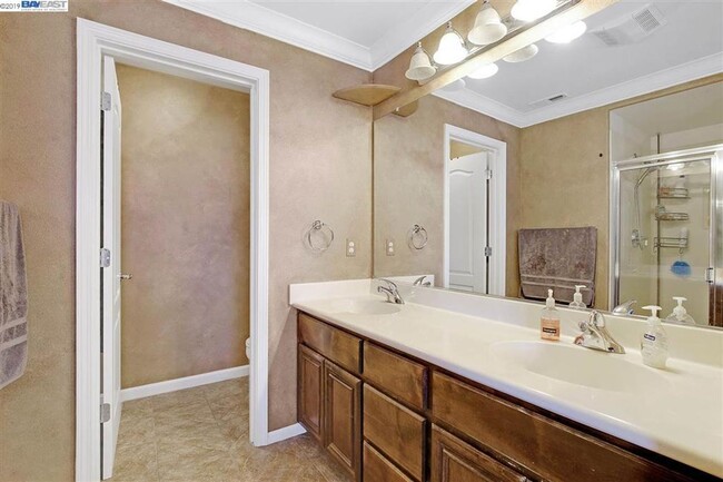 Building Photo - $3,990 - 4 BR - GORGEOUS SAN RAMON HOME IN...
