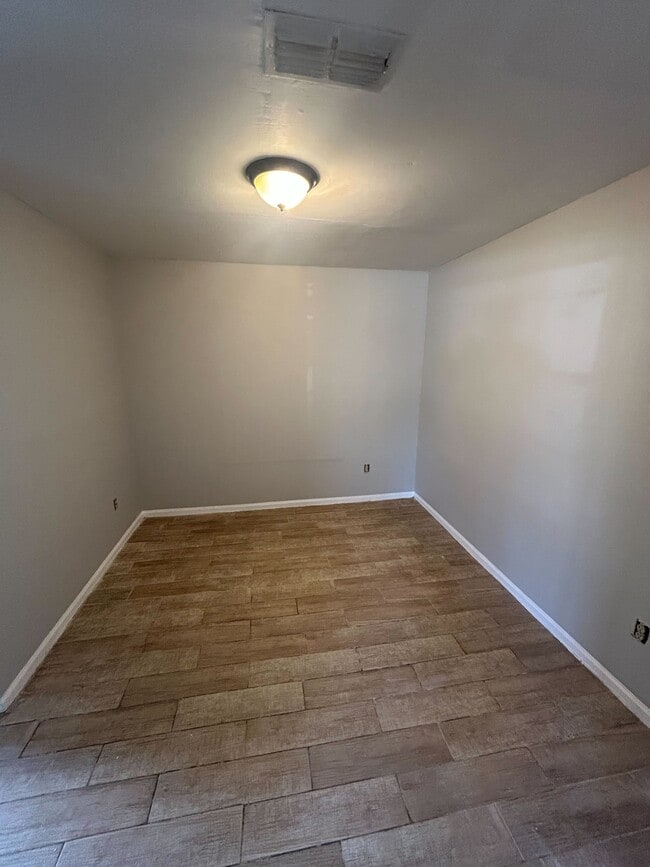 Building Photo - 940 Pebblebrook Dr