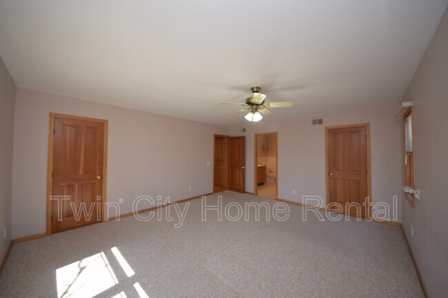 Building Photo - 14531 Wellington Rd