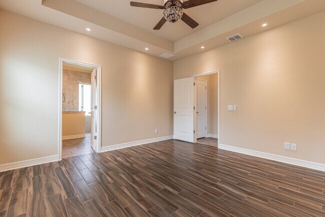 Building Photo - 1175 Ranch Falls