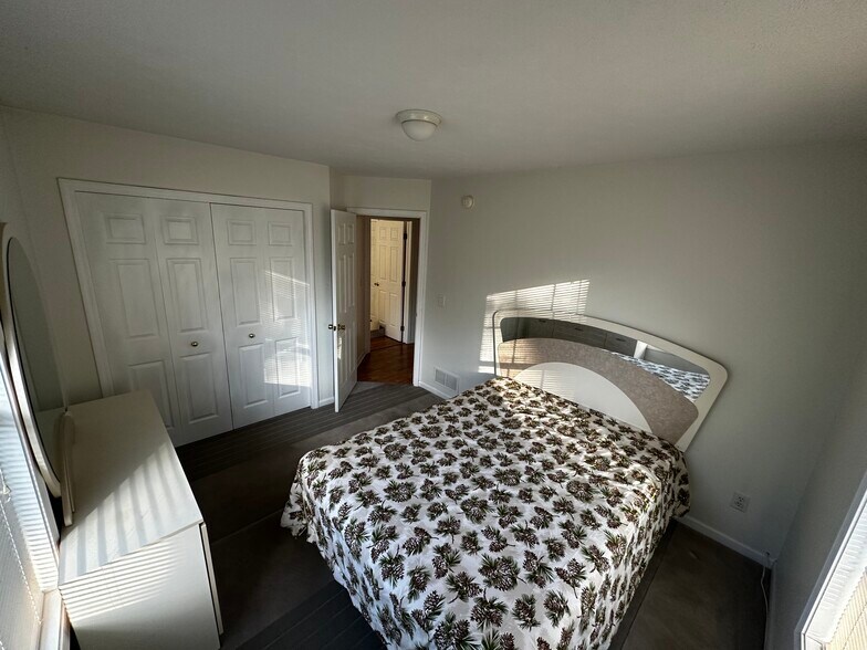 Building Photo - 4438 Morningside Dr SE
