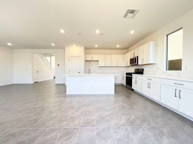 Building Photo - 5880 Sunset Creek St