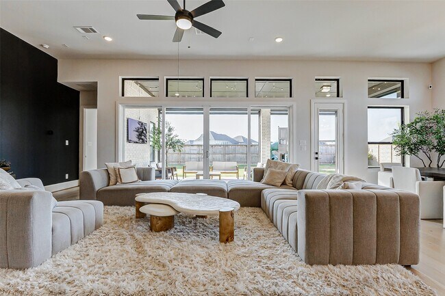 Building Photo - 7606 Redwoods Frst Dr