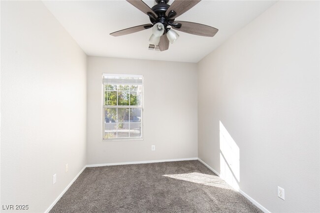 Building Photo - 8564 Shady Pines Dr