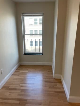 Building Photo - 338 W Broadway