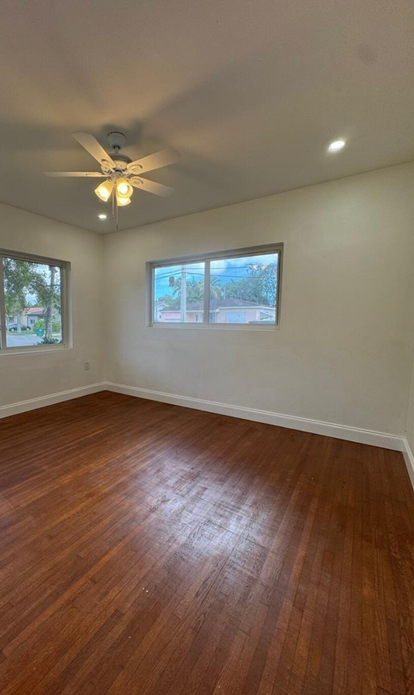 Building Photo - 4700 SW 7th St