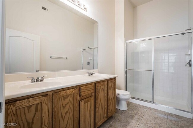 Building Photo - 2305 W Horizon Ridge Pkwy