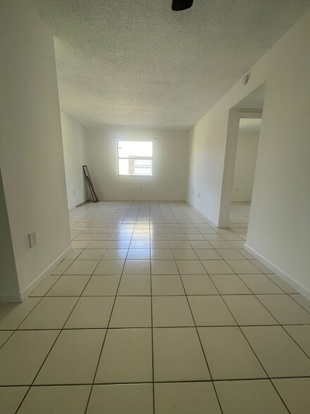 Building Photo - 500 NW 114th Ave