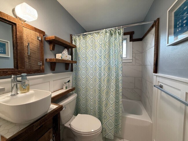 Building Photo - Spacious Rural Ranch!