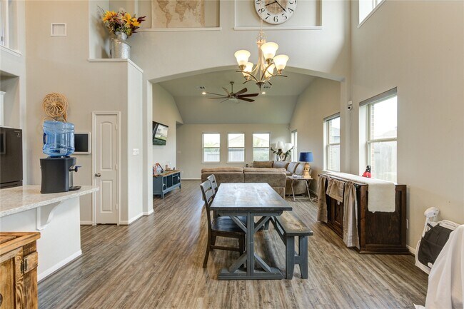 Building Photo - 30434 Butternut Oak Ln