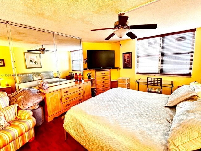 Building Photo - 3180 S Ocean Dr