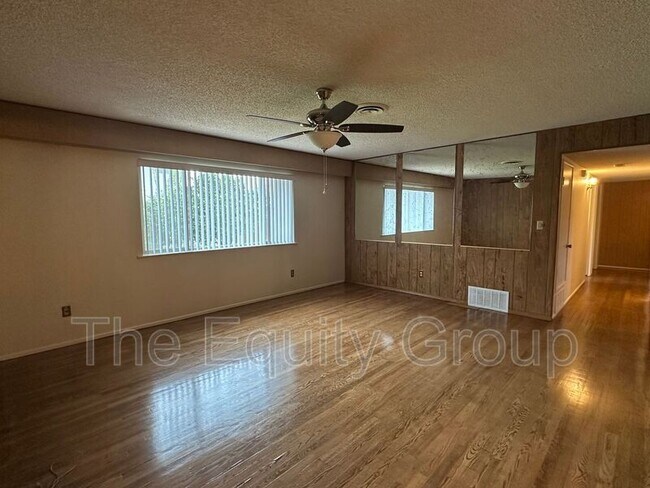 Building Photo - 1413 W Cambridge Ave