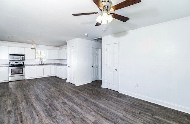 Front Room/Den - 2002 Albemarle St