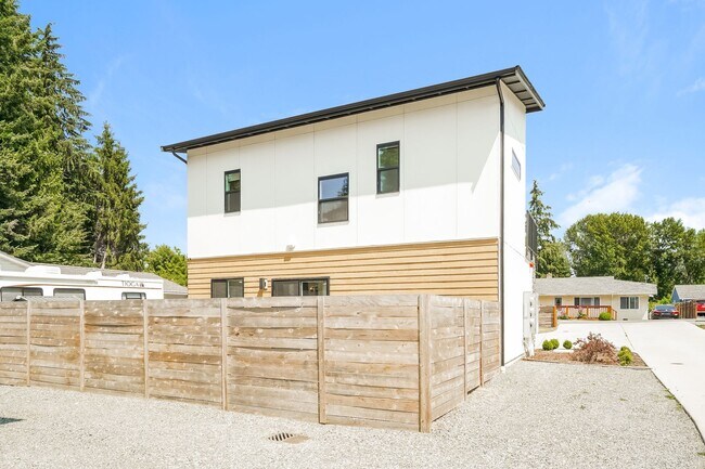 Building Photo - 12835 9th Ave SW