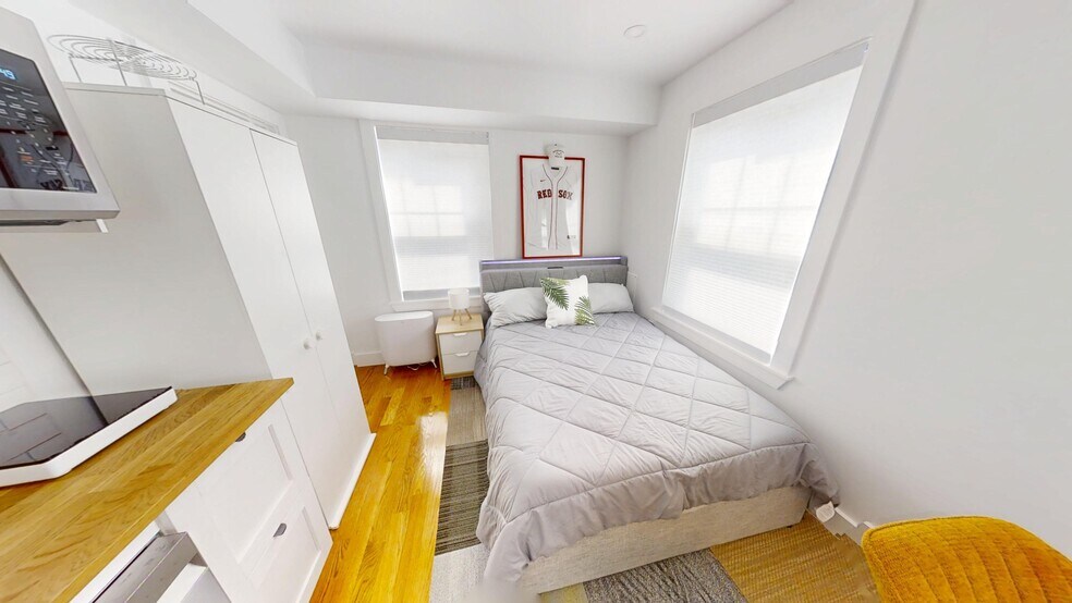 Building Photo - 36 Shepard St