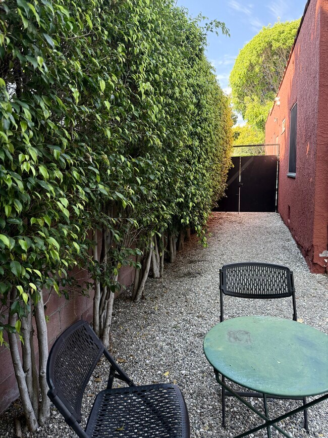 Building Photo - 8714 Rangely Ave