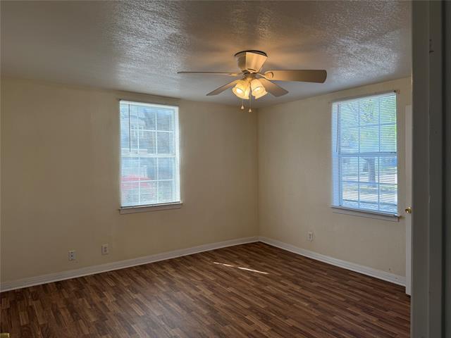 Building Photo - 1402 N Commerce St