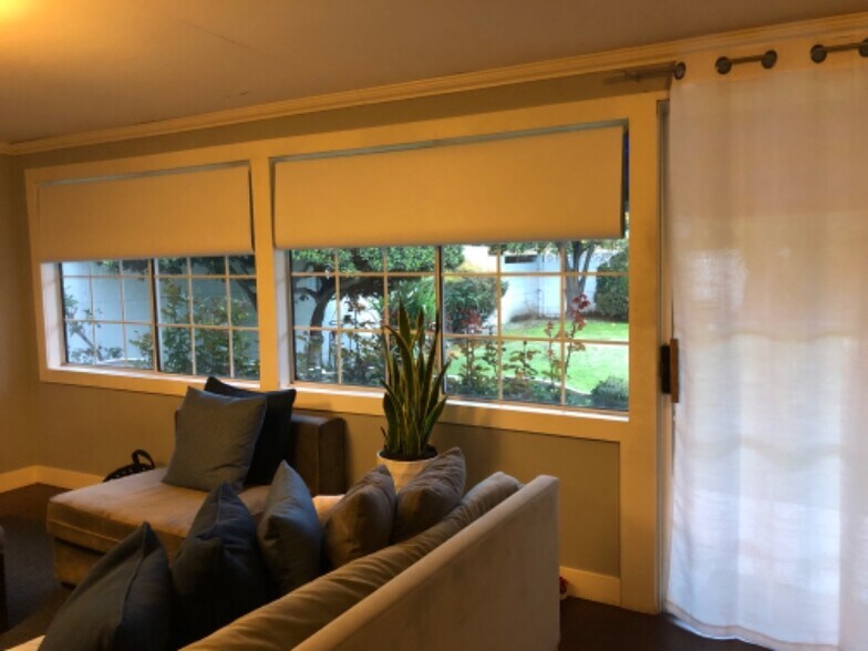 Building Photo - 23330 Victory Blvd