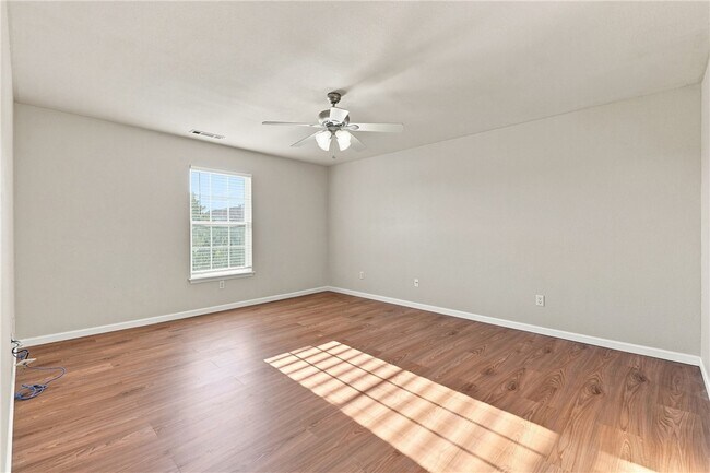 Building Photo - 3207 SW Deerfield Blvd