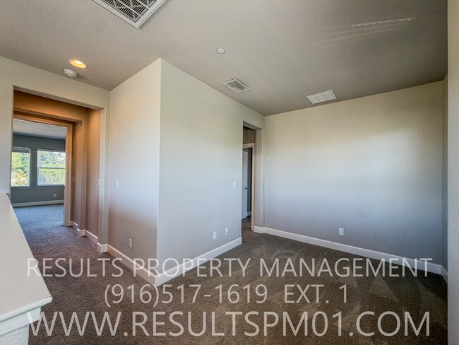 Building Photo - Beautiful Spacious El Dorado Hills Home in gated community