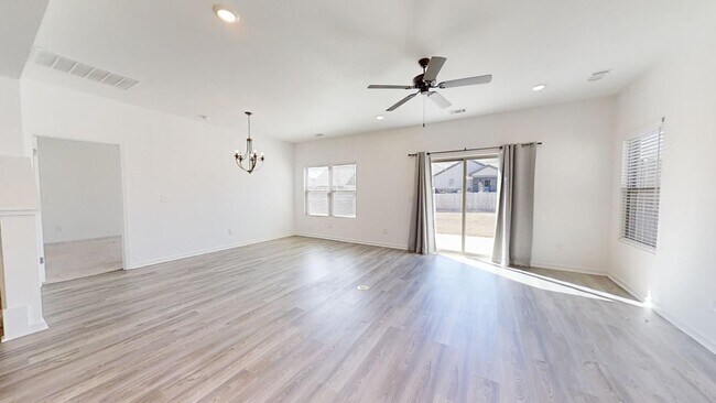 Building Photo - Mimms Trail Subdivision -SUBLEASE MAY 2026-JUNE 2027