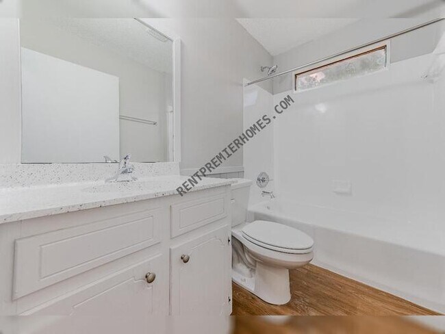 Building Photo - 200 Timberline Dr