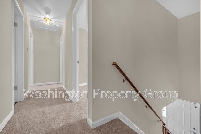 Building Photo - 5602 Grouper Ct