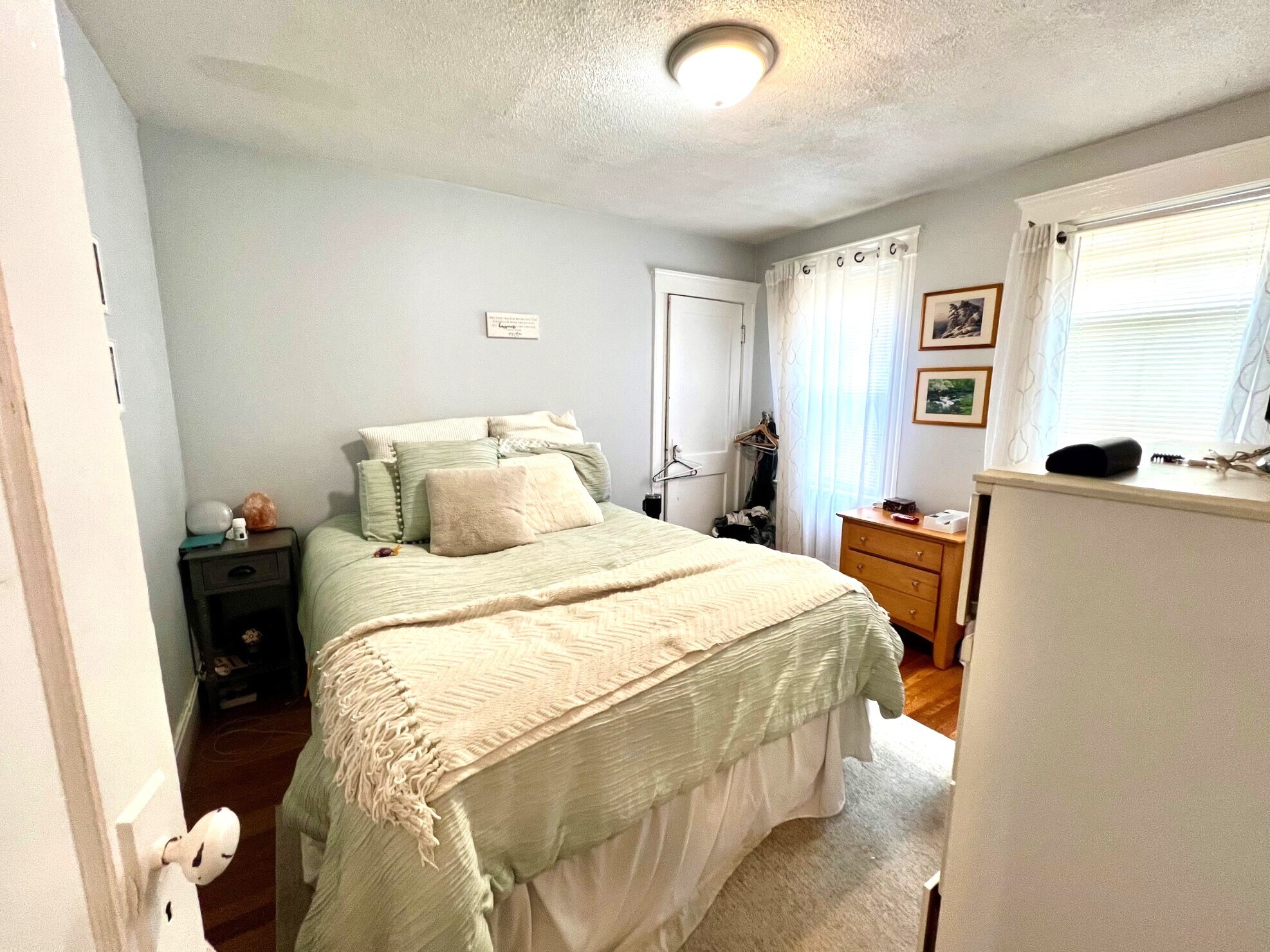 Building Photo - 39 Sterling St