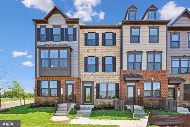 Building Photo - 4328 Ellipse Ter