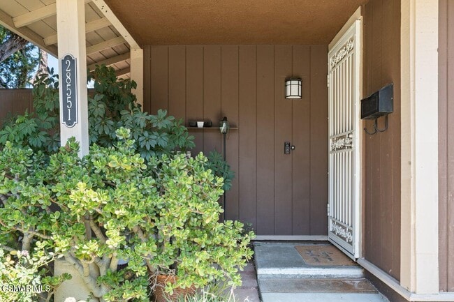 Building Photo - 28551 Conejo View Dr