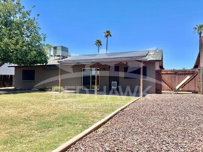 Building Photo - 809 W Peralta Ave