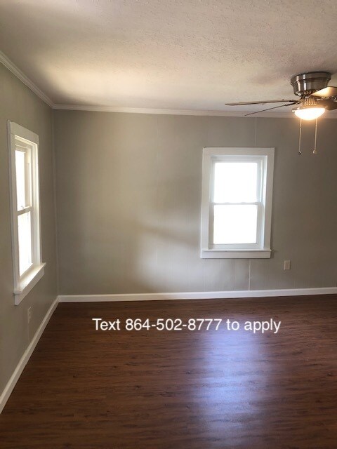 double hung vinyl windows - 1910 Martin Ave