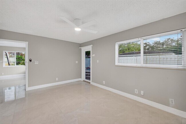 Building Photo - 2201 NE 52nd St