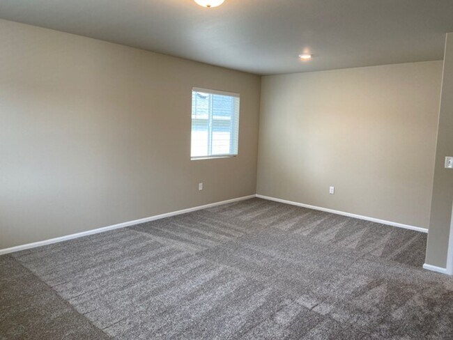 Building Photo - Spacious, modern 5-bed, 2.75-bath in sought-after Daisy Crossing Community in Sultan